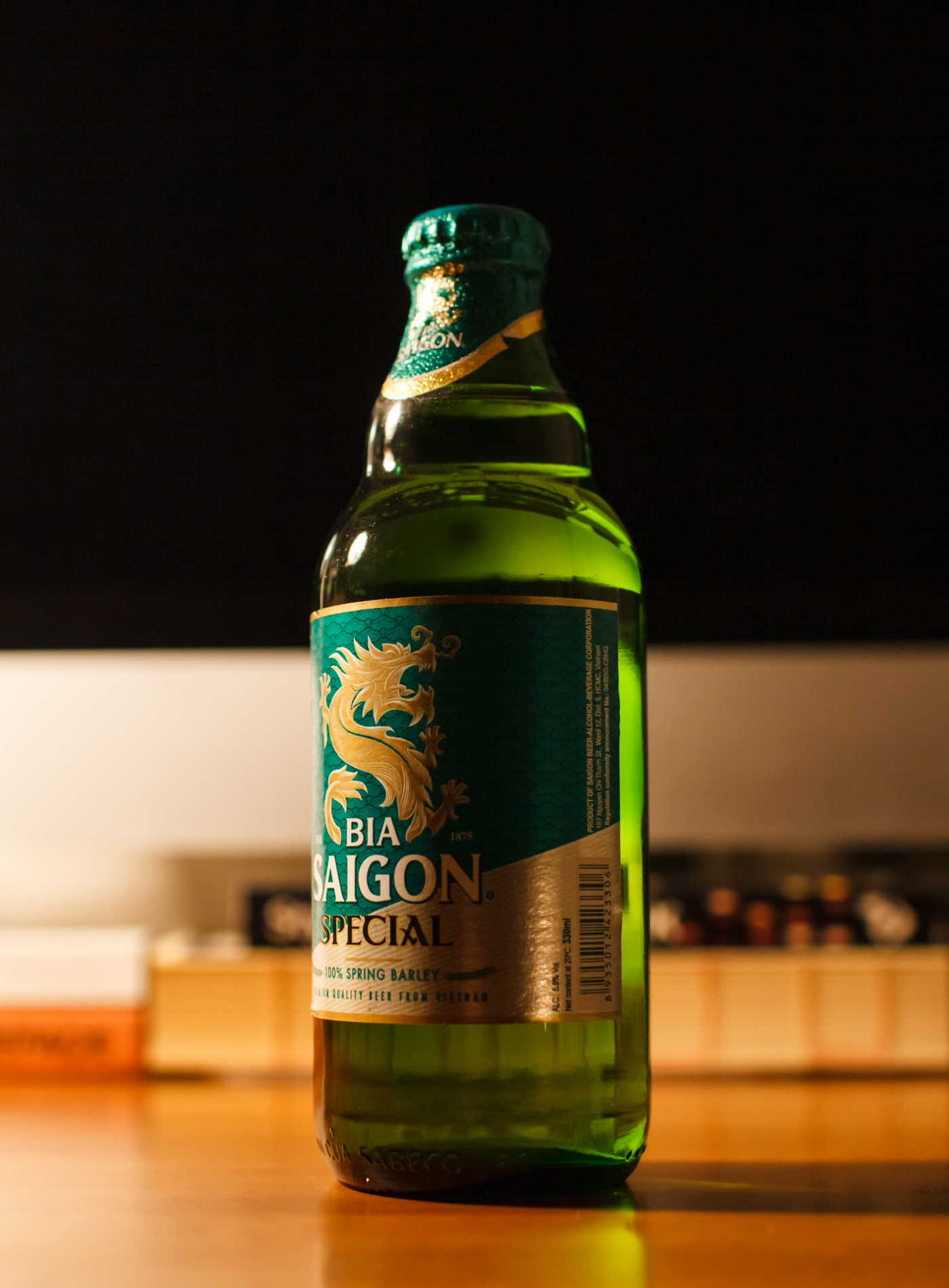 ドラゴンのようにホップの香りが立ち昇るベトナムビール